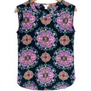 J Crew Floral Top Size Extra Small Petite
100% Polyester sleeveless